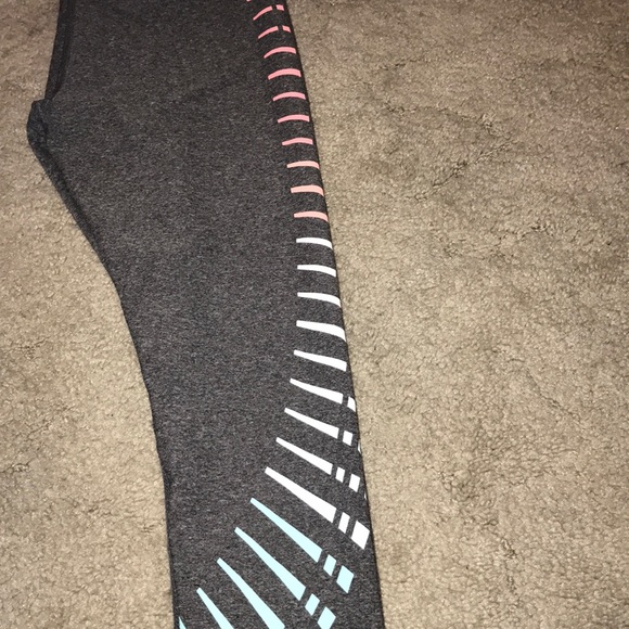 workout pants - Picture 3 of 4